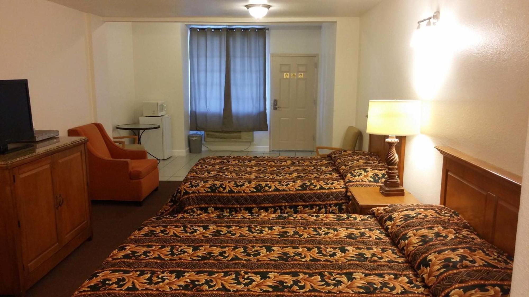 Country Regency Inn & Suites Manvel Eksteriør billede