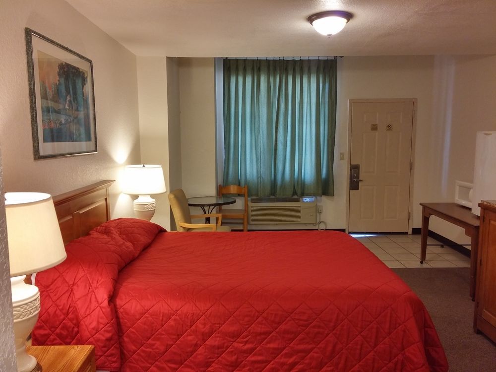 Country Regency Inn & Suites Manvel Eksteriør billede