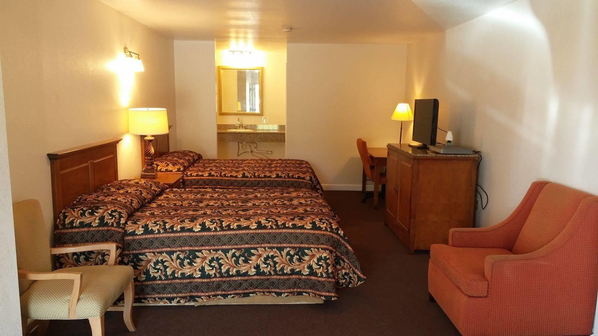 Country Regency Inn & Suites Manvel Eksteriør billede