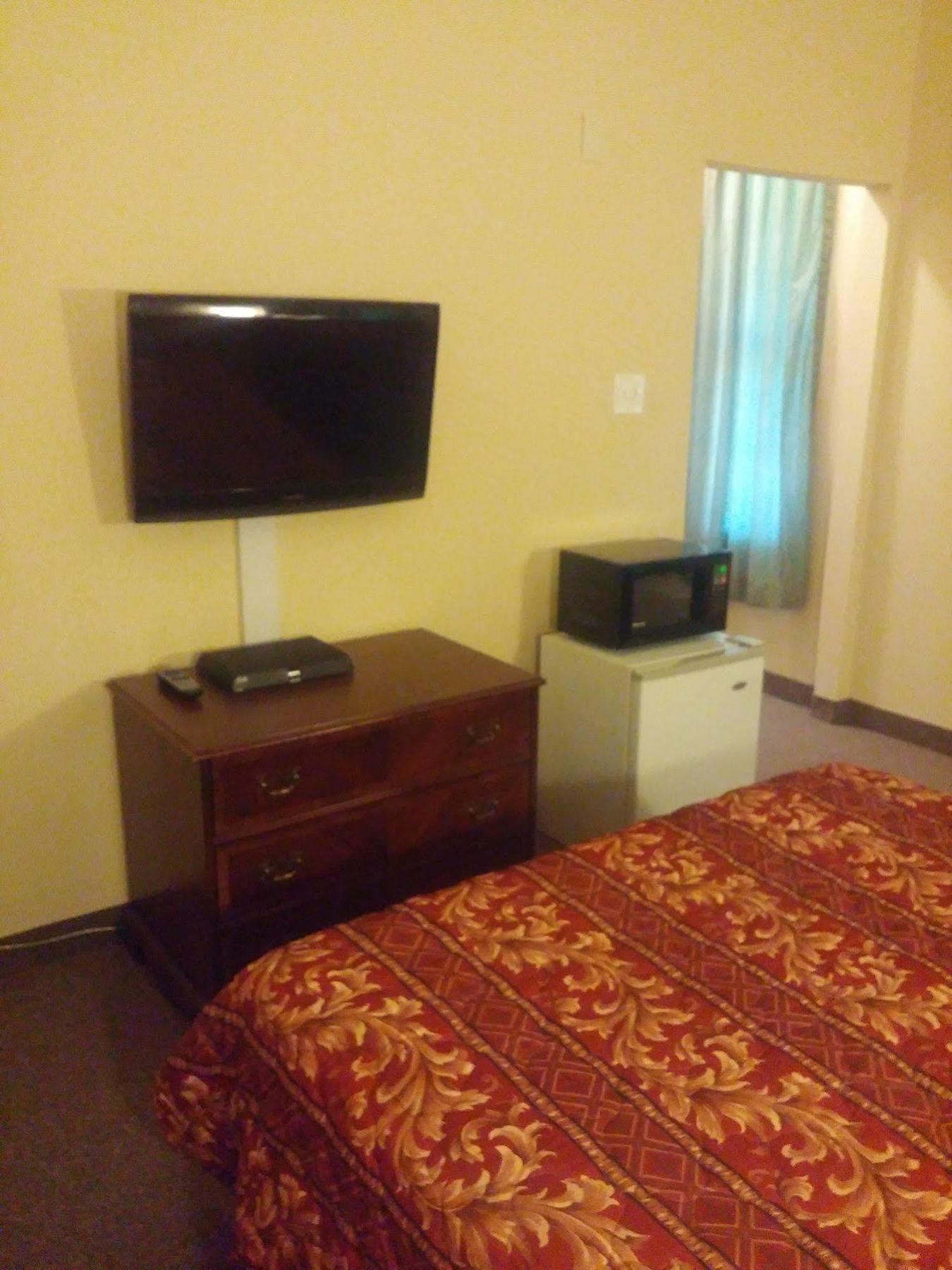 Country Regency Inn & Suites Manvel Eksteriør billede